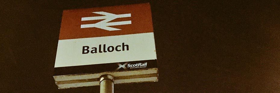 balloch-station-sign-dark-night-sky-above