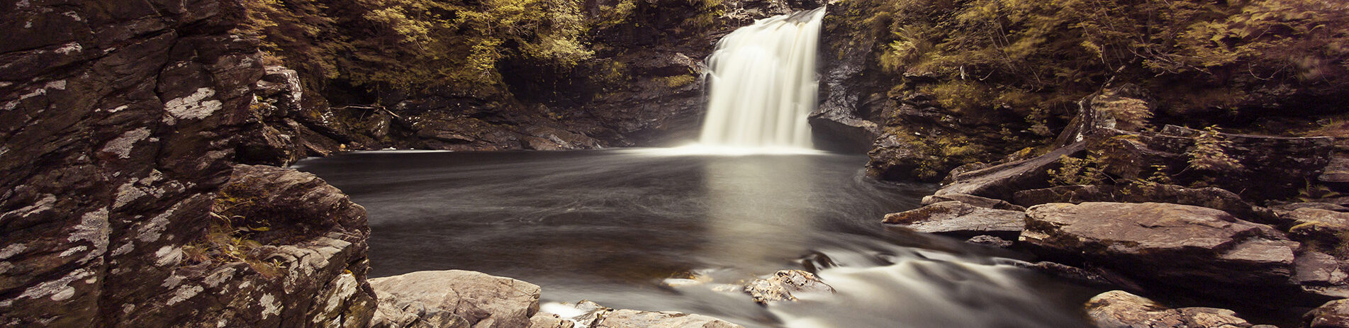 attractive-waterfall