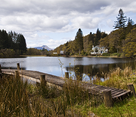 loch-ard-wooden-jetty-house-in-background