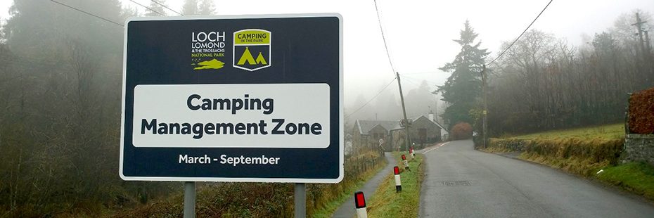 camping-management-zone-march-september-road-sign-at-edge-of-road-outside-aberfoyle-misty-day