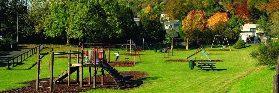 aberfoyle-park-with-swings-and-slides-in-sunshine