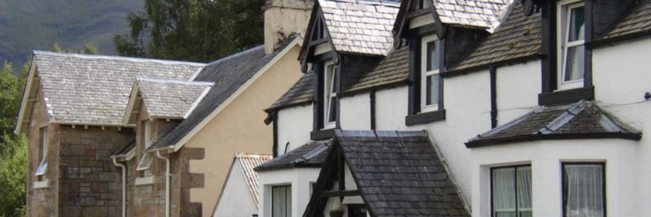 crianlarich-old-stone-victorian-houses-fronting-main-street