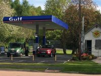 gulf-petrol-station-in-luss-village-with-two-vehicles-stationed