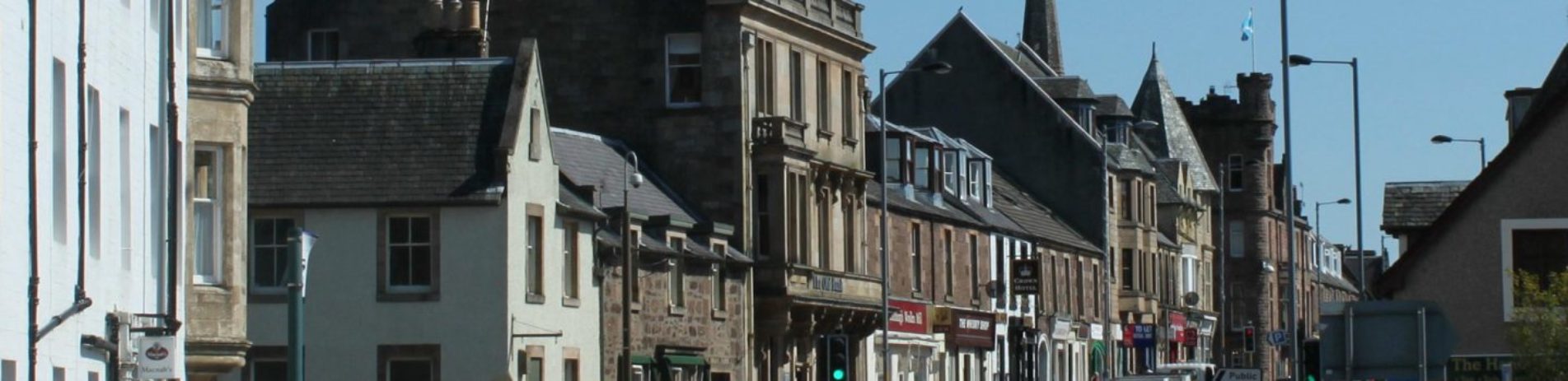 callander-main-street-victorian-stone-buildings-and-shopfronts