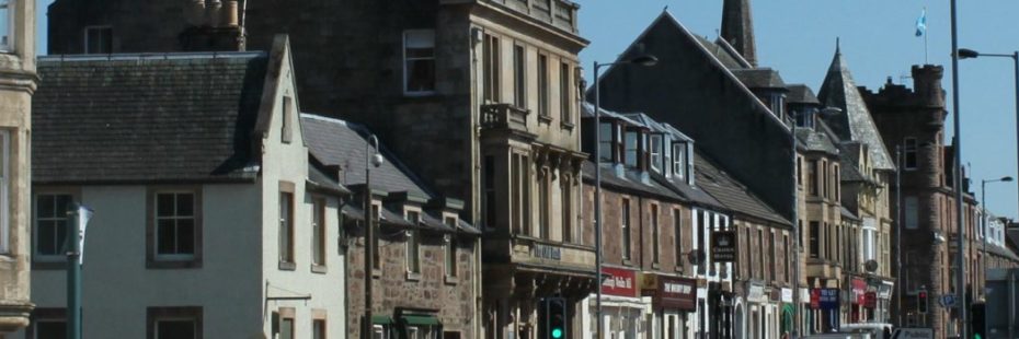 callander-main-street-victorian-stone-buildings-and-shopfronts