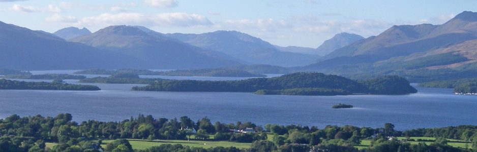 stunning-panorama-of-loch-lomond-hill-and-islands-from-duncryne-hill-or-dumpling-in-the-south-of-the-loch