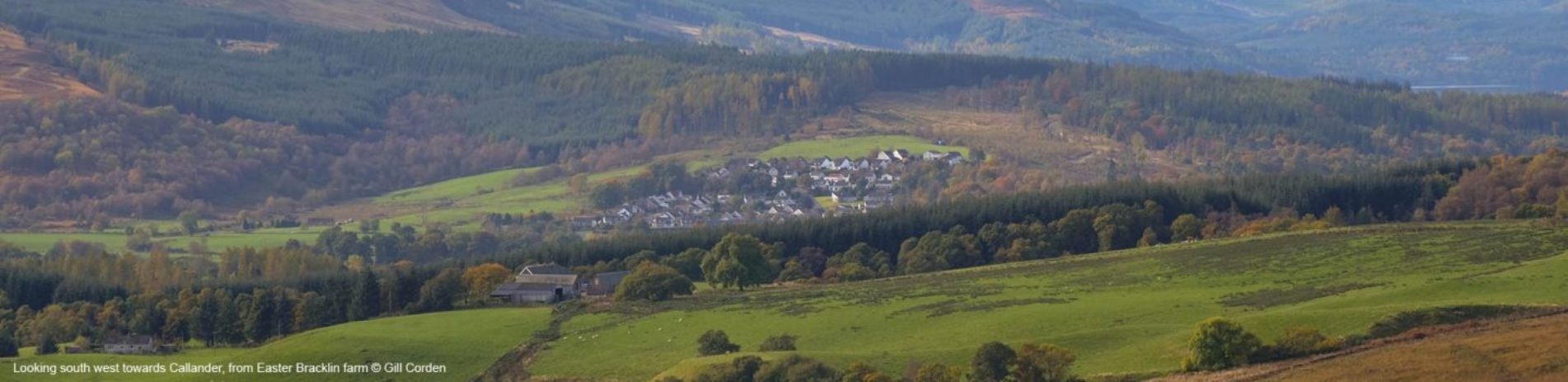panorama-of-callander-surrounded-by-forests-seen-from-easter-bracklinn