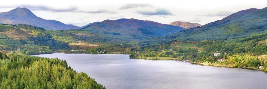 stunning-landscape-of-loch-ard-wooded-shores-and-ben-lomond-towering-above-on-the-left