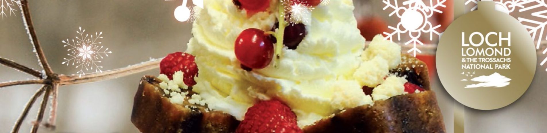 christmas-pudding-sundae-covered-with-fresh-berries