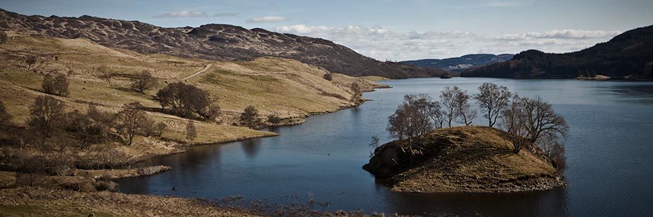 looking-out-over-glen-finglas-reservoir-in-winter