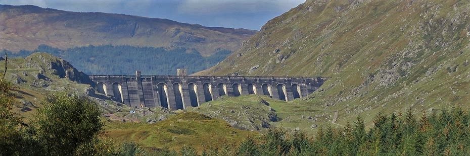 loch-sloy-dam-surrounded-by-high-mountains-the-Arrochar-Alps