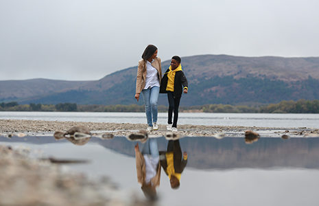 mother-and-child-at-loch-lomond