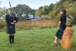 Kenny-Auld-celebrating-WHW-40th-with-local-piper