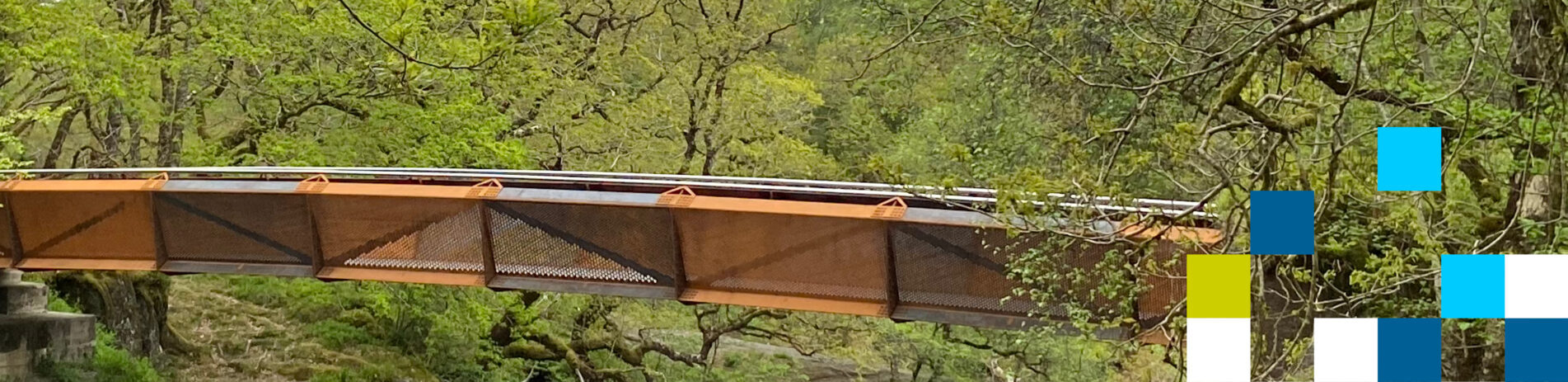 Bracklinn bridge spanning across Bracklinn Falls
